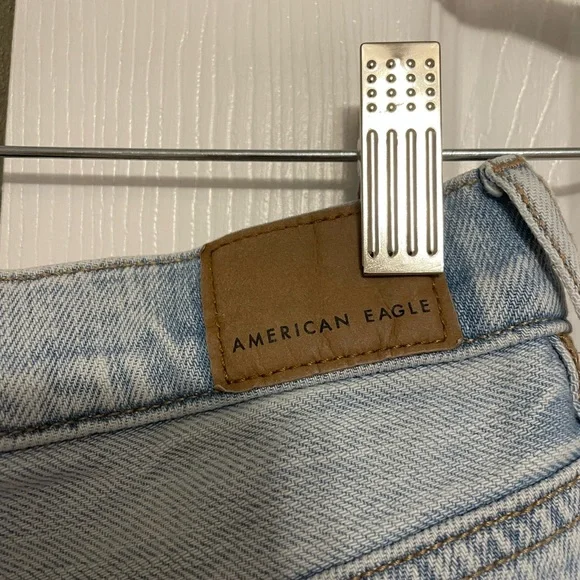 American Eagle Mom Jean Size 8 - Picture 4 of 5